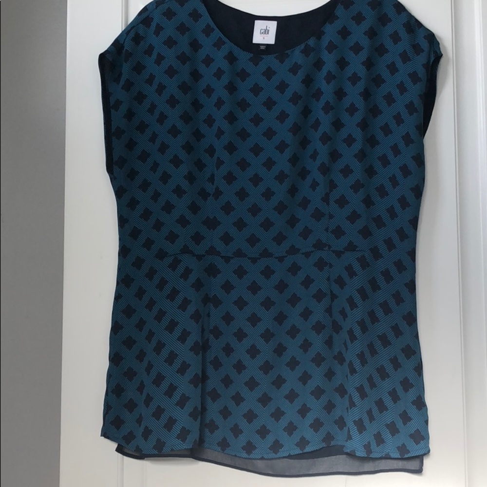 3/$35 Cabi sleeveless blue diamond print top, size S